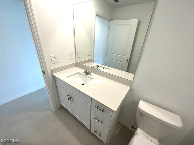 Building Photo - 11961 Savanna Lks Blvd