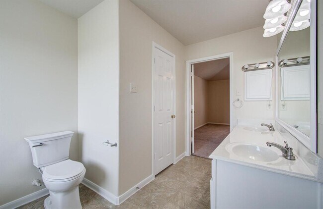 Building Photo - 9007 S Ferndale Pl Dr