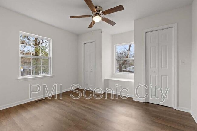 Building Photo - 3919 Weldon Dr