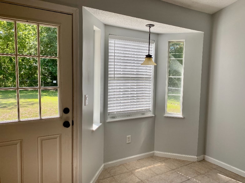 Building Photo - 101 Chance Ln