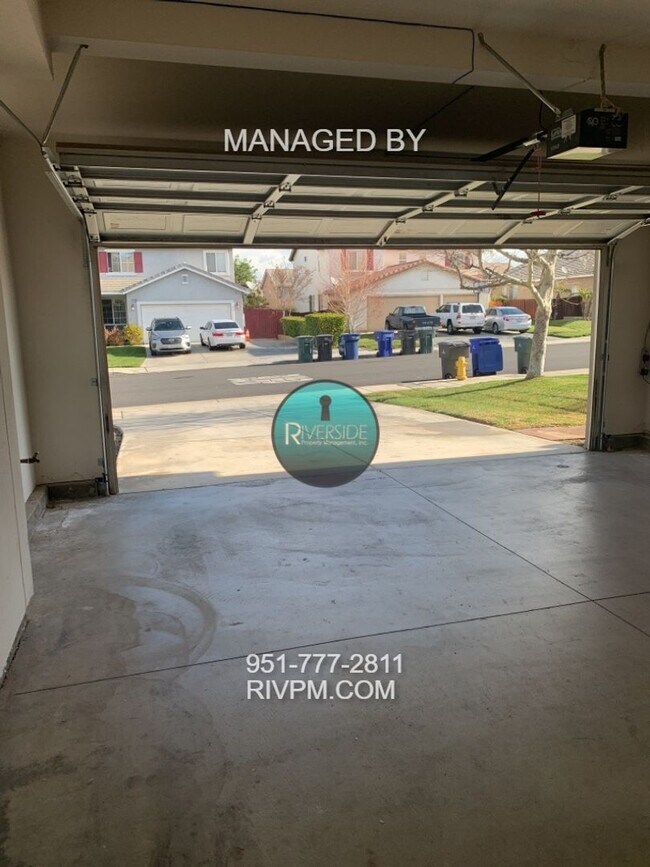 Building Photo - COMING SOON!  Highly Desirable Orangecrest Location!!!