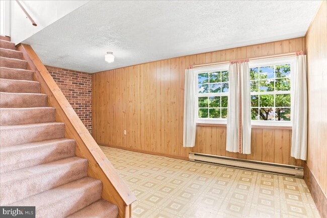 Building Photo - 102 Linwood Ct