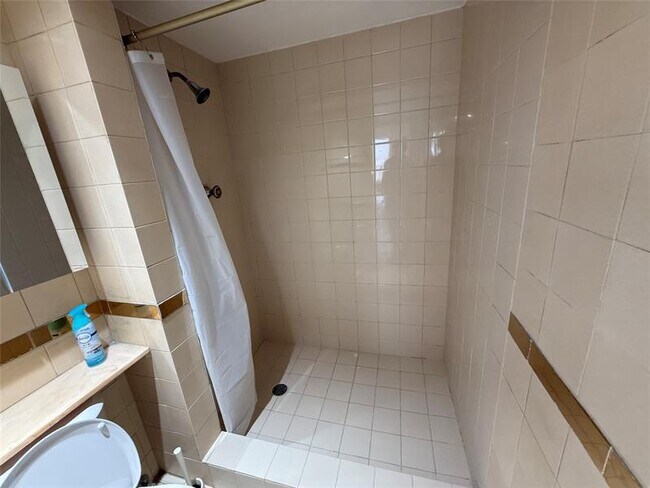 Building Photo - 19707 Turnberry Way