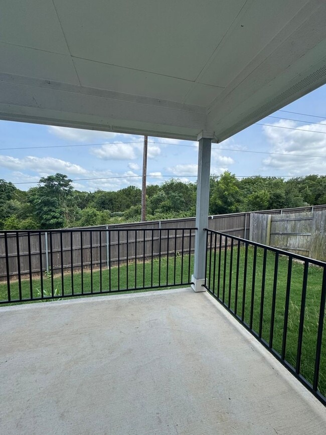 Building Photo - 2 BR/2BA | Single Family Home | 1-Car Garage Parking | Fenced backyard  In Austin!