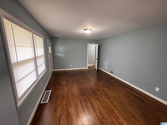 Building Photo - MOVE IN SPECIAL!! LIMITED TIME ONLY!! FIRST MONTH FREE!