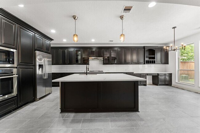 Building Photo - 3 N Beech Springs Cir
