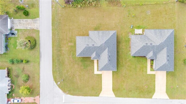 Building Photo - 2776 SW 142nd Ln