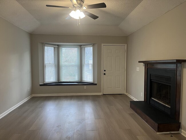 Building Photo - 4486 Club Trce