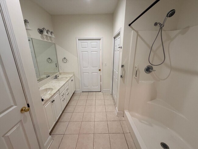 Building Photo - Charming 3-Bedroom Home in The Preserve at Oak Ridge – Resort-Style Amenities!