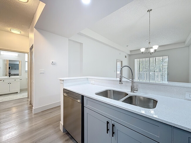 Building Photo - 3180 N Haverhill Rd