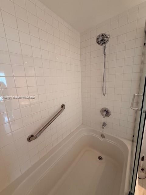 Building Photo - 10 SW South River Dr