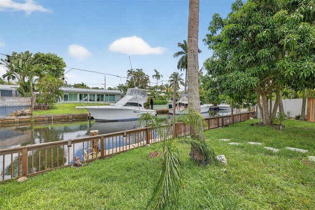 Building Photo - 2606 Gulfstream Ln
