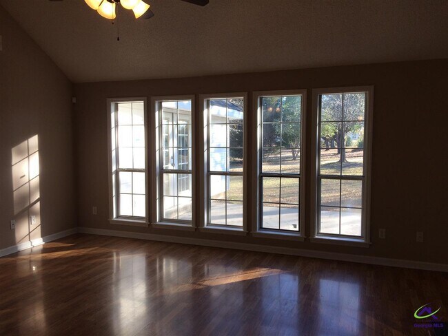 Building Photo - 138 Salem Dr