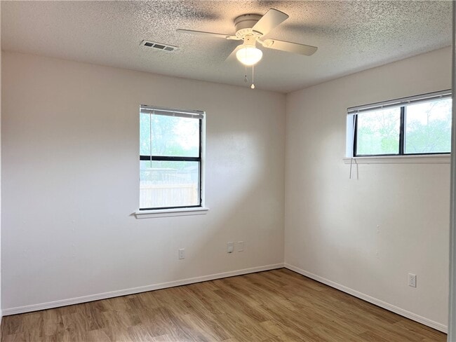 Building Photo - 2018 W Olive St