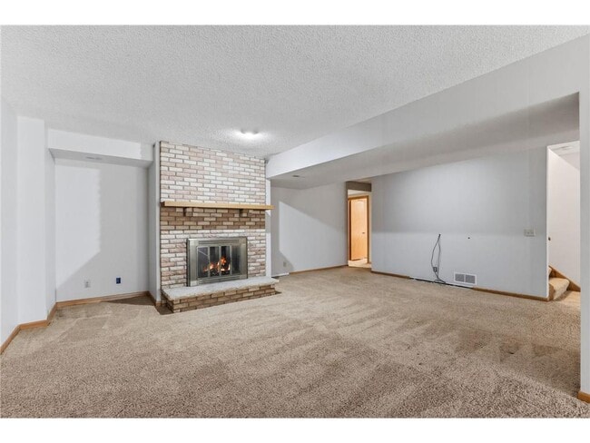 Building Photo - 5880 Christmas Lake Rd