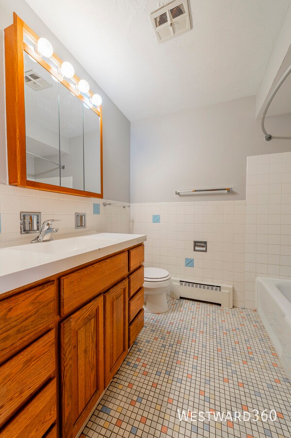 Building Photo - 6620 W Gunnison St