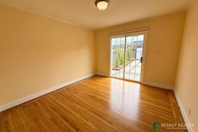 Building Photo - 136 Rosewood Way