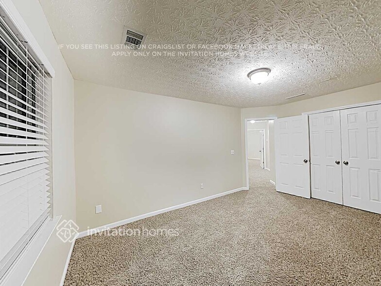 Building Photo - 532 Chaucer Way