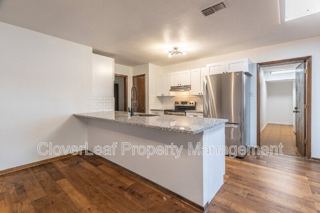 Building Photo - 3503 Clearfield Dr