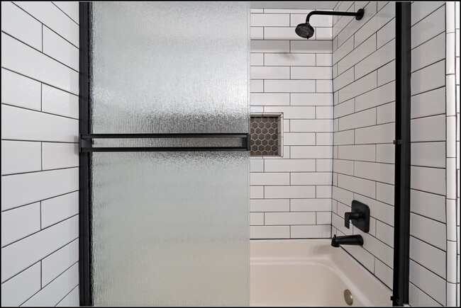 Building Photo - EAST2746