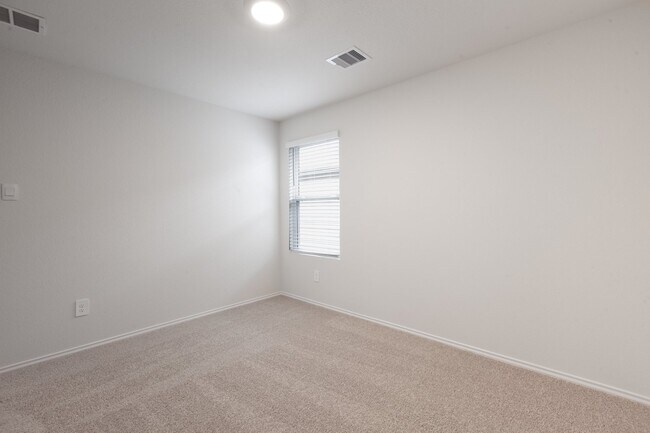 Building Photo - Harvest Creek Home Available for August Move-In!
