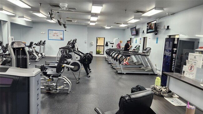 Building Photo - 2403 Antigua Cir