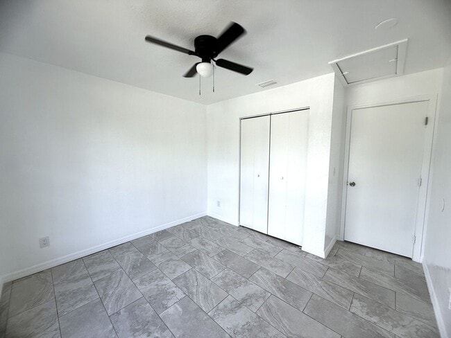 Building Photo - 2621 Nightshade Ln