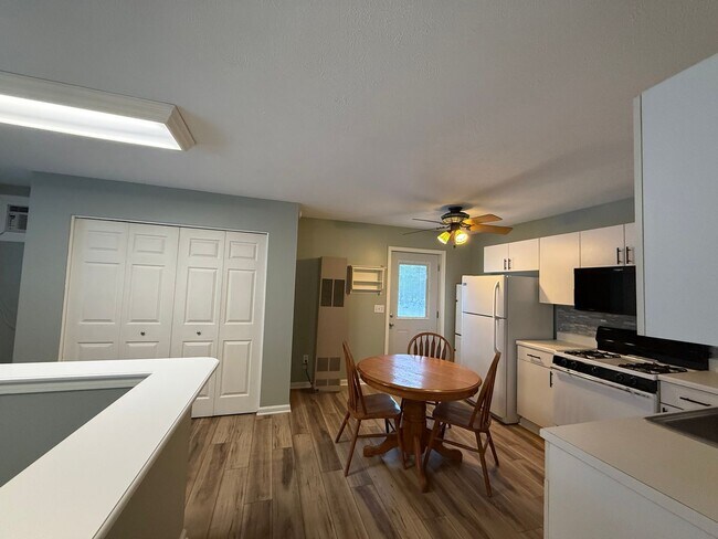 Building Photo - 5093 M-37