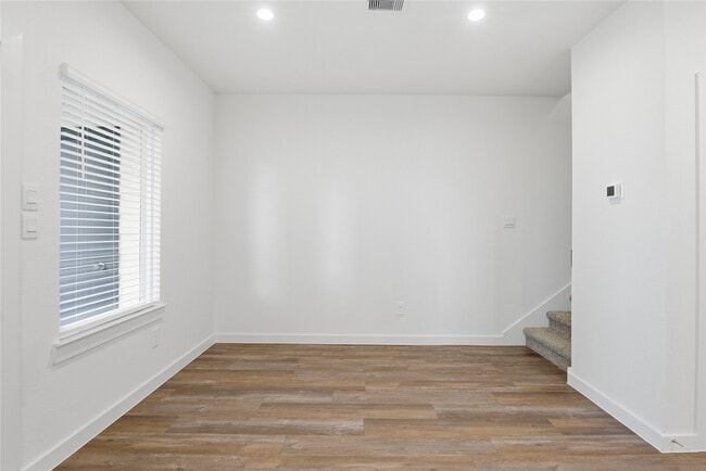 Building Photo - 3022 La Latina Dr