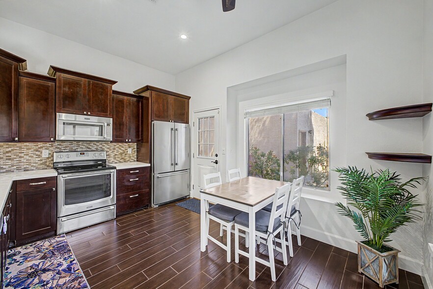 Building Photo - 1828 E Citation Ln
