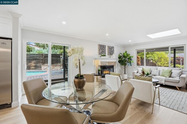 Building Photo - 289 Sierra Dr