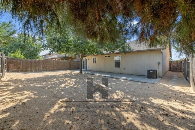 Building Photo - 2244 Country View Ave