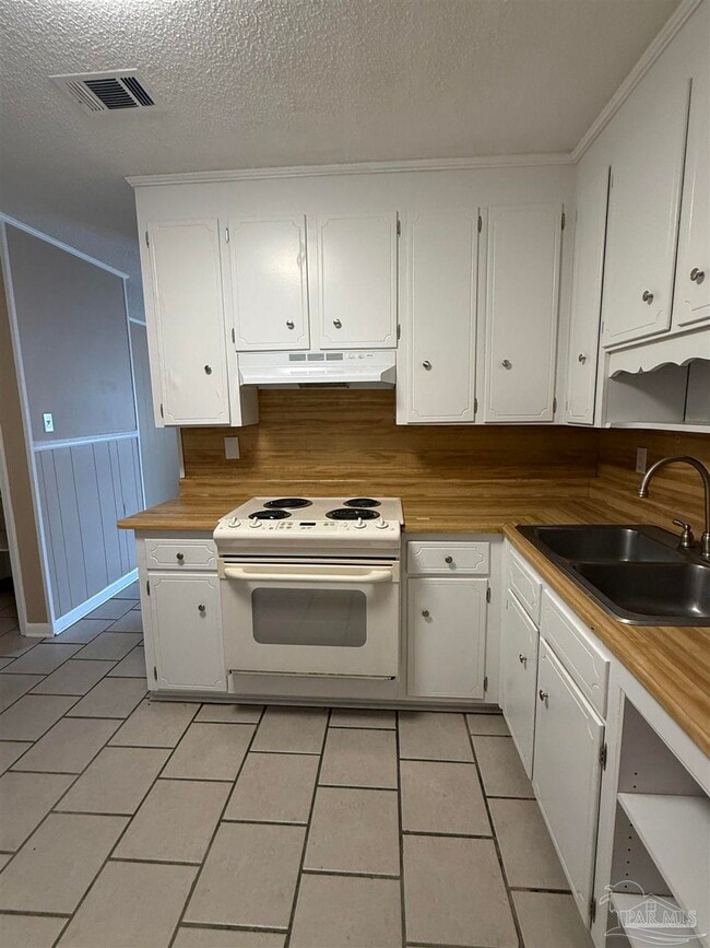 Building Photo - 2605 Talbert St