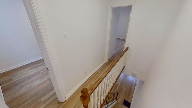 Building Photo - 1529 S Stillman St