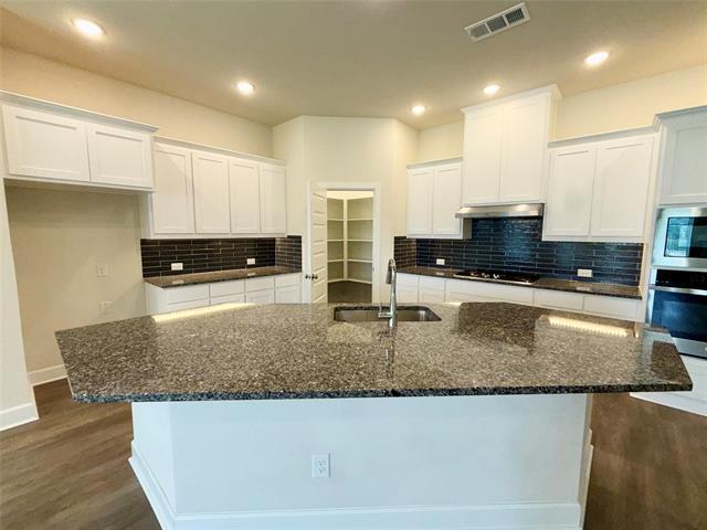Building Photo - 1804 Welker Dr