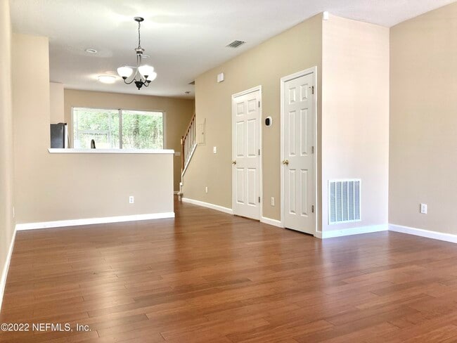 Building Photo - 8424 Thornbush Ct