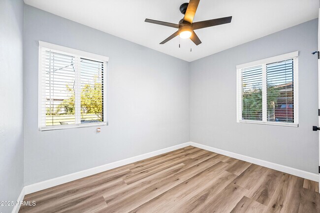 Building Photo - 1608 E Hudson Dr