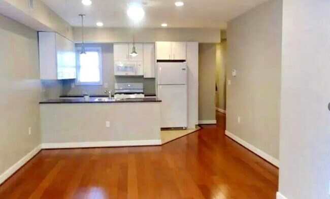 Dining Area - 1425 5th St NW