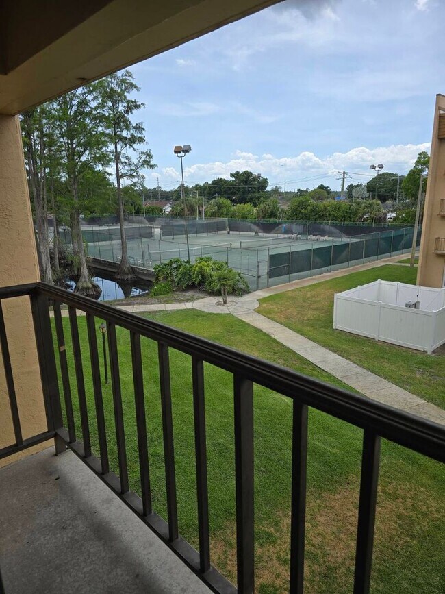Building Photo - Tampa Raquet Club