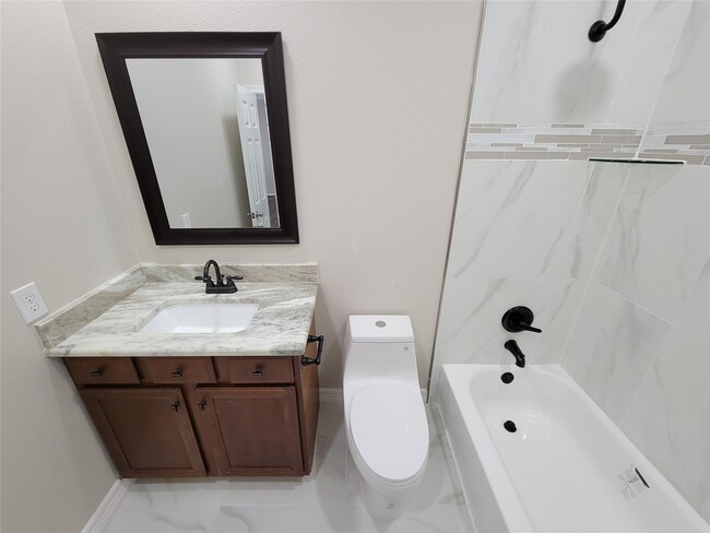 Building Photo - 11130 Celano Dr