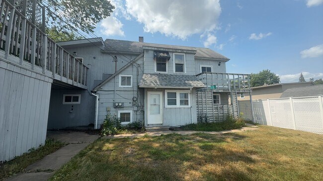 Building Photo - 423 N 1st Ave