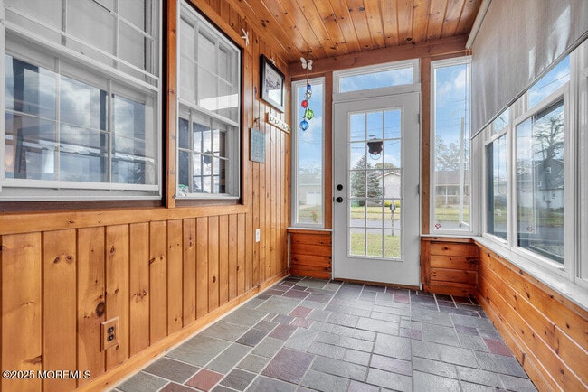 Building Photo - 228 Fischer Blvd