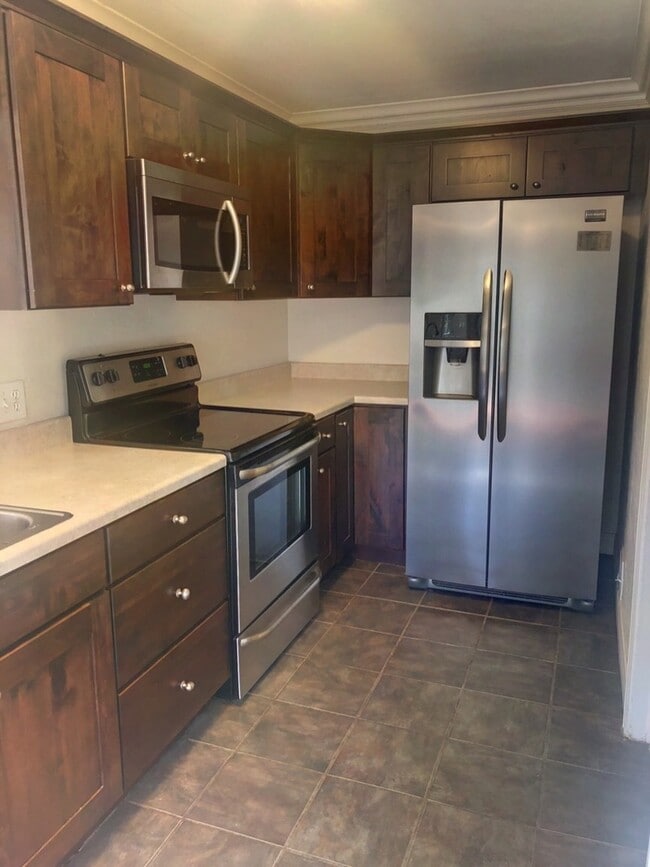 Building Photo - Evolve Real Estate: Victorian Home in Athmar Park Available for Move in on July 1st!