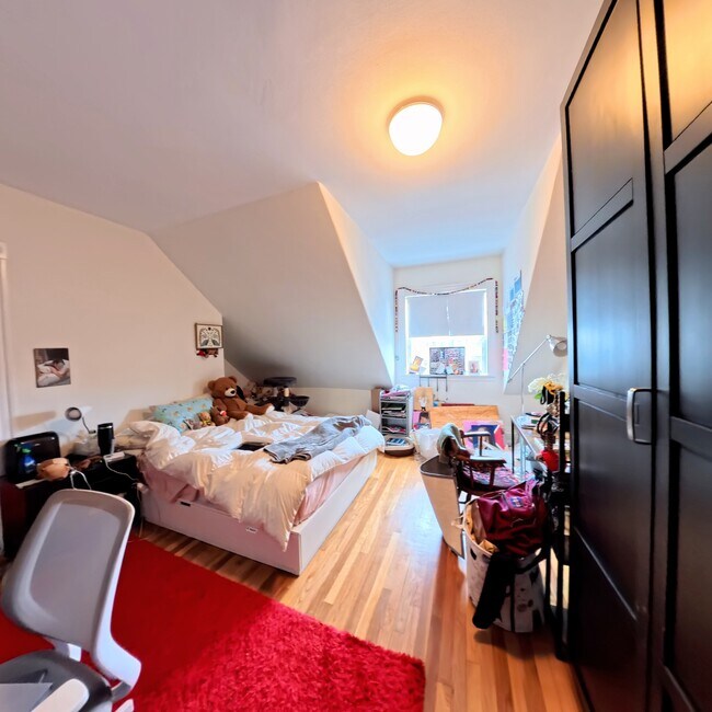 Building Photo - 185 Davis Ave