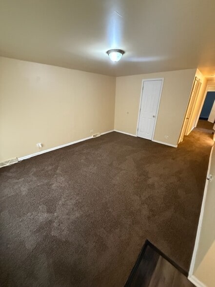 Building Photo - 13111 S Forrestville Ave