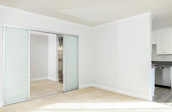 Building Photo - Super lovely one bedroom