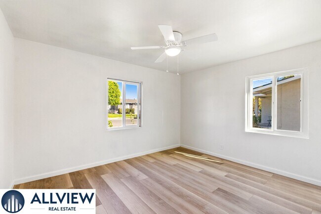 Building Photo - 452 S Shaffer St