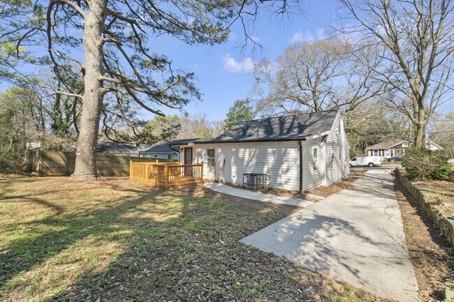 Building Photo - Conveniently located near Tyler Perry Stud...