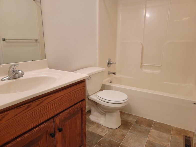 Building Photo - 302 Mount Olive Ln