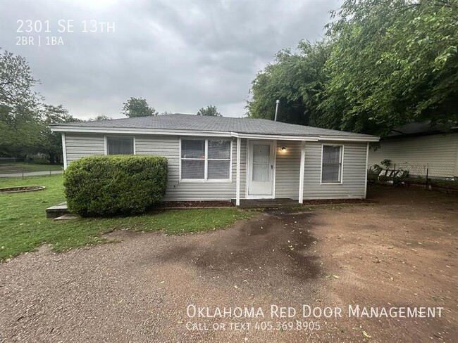 Building Photo - 2301 SE 13th-